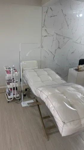 KIT COMPLETO PARA LASH DESIGN / EXTENSÃO DE CÍLIOS - MACA + CARRINHO + LUMINÁRIA + BRINDES