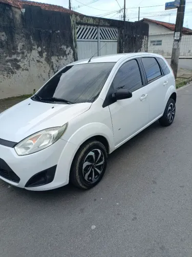 Ford Fiesta SE 1.6 8V Flex 5P 2014