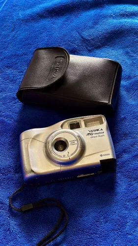 Yashica MG Motor 35mm - Câmera Analógica Retrô