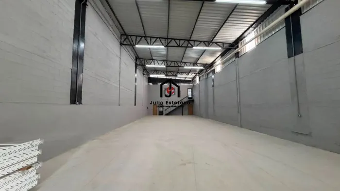 Galpão c/ área de 461,14m² no bairro Caminho Novo em Tremembé