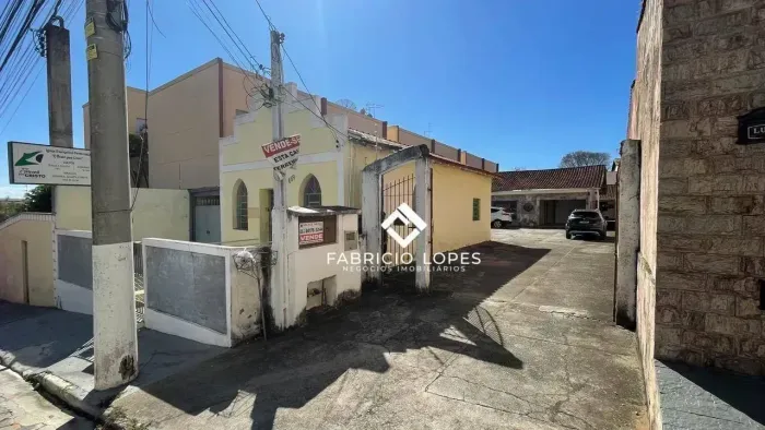 Casa com terreno de 700 metros Jardim Califórnia Jacareí