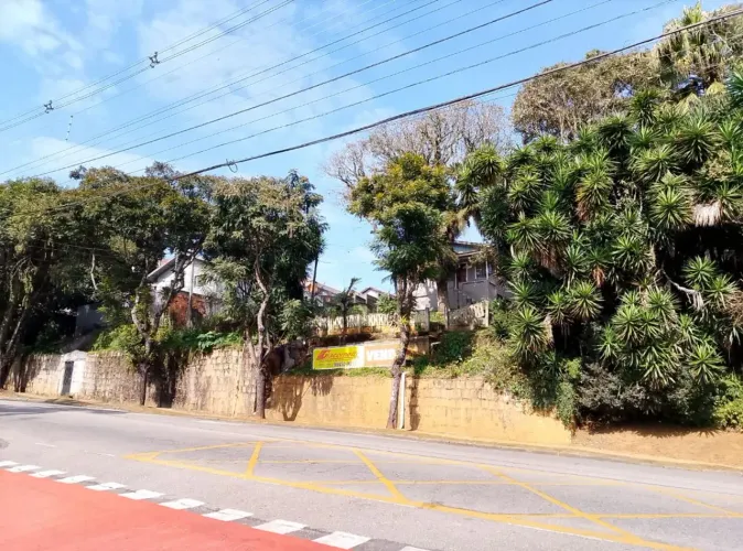 MERCÊS TERRENO
