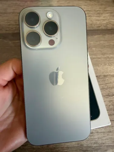 Apple iPhone 15 Pro (256 GB) - Titânio Natural
