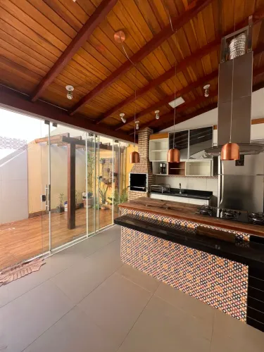 Sobrado com 3 quartos no Condominio Aripuanã