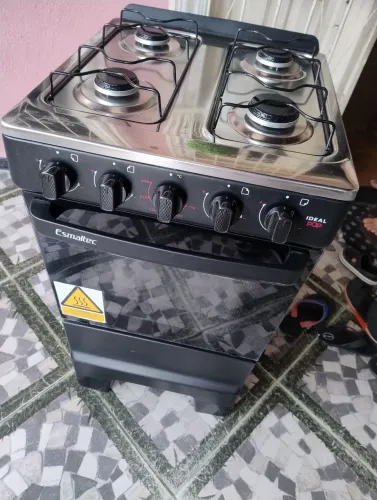 Fogão Esmaltec Novinho.