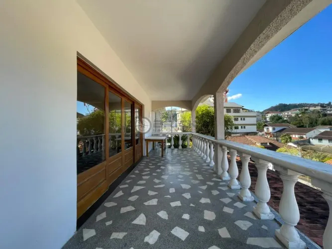 Casa para locação para fins comercial ou residencial com 5 quartos sendo 1 suíte, 611.42 m