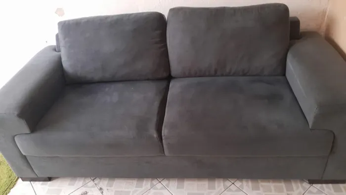 Sofá Cor de Chumbo Confortável