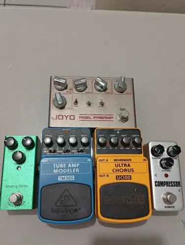 Pedais de guitarra!!!!!  Troco por pedaleira!!!