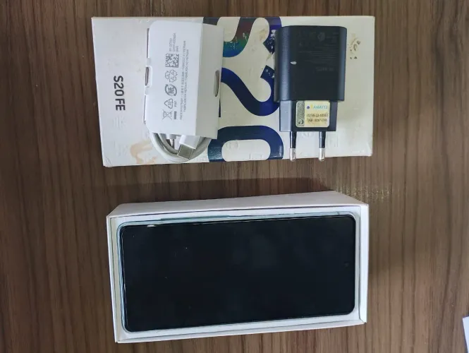 Samsung S20 FE - 256GB completo