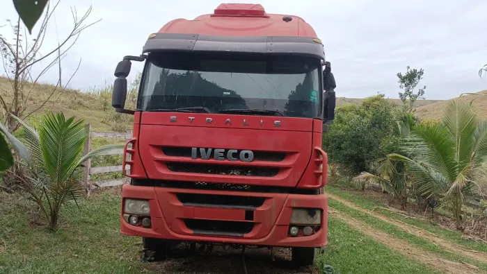 Caminhao iveco stralis 380