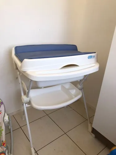 Banheira de bebê com base