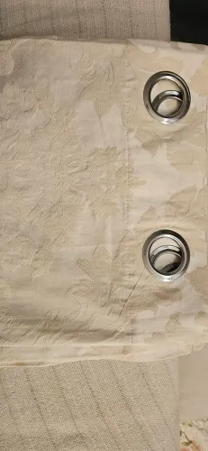 Vendo cortina maravilhosa cor pérola nova , nunca usada !