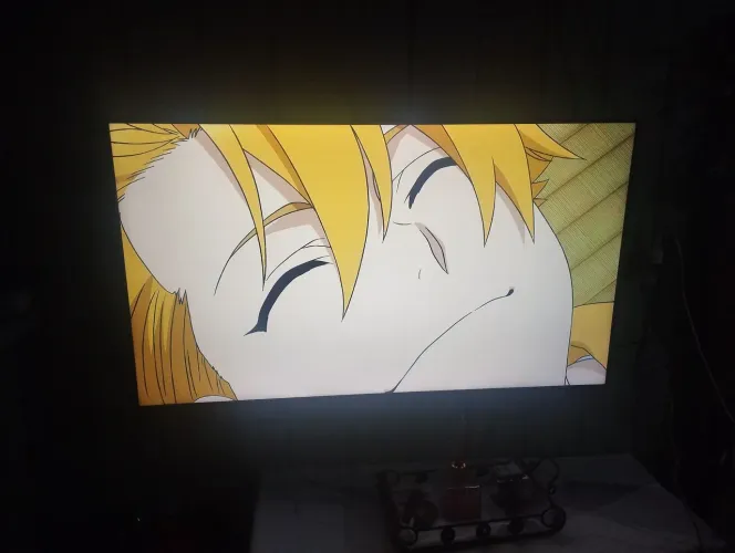 Vende-se Tv de 50 polegadas semi nova.