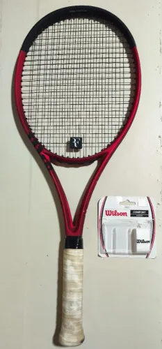 Raquete Wilson Clash V2, L4, Cabeça 98, 310g - Extremamente conservada