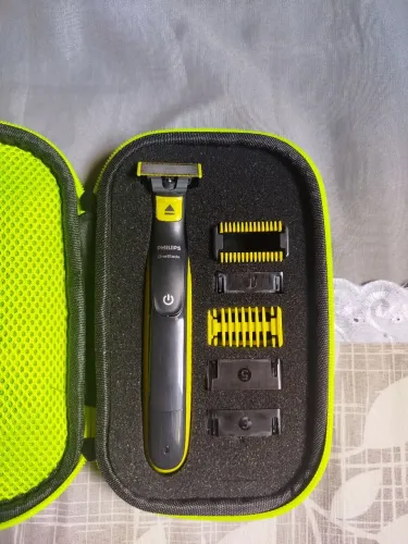 Aparador e raspador de pêlos Philips com 5 pentes + Case