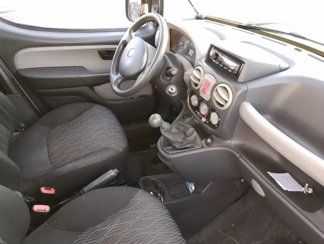 Fiat Doblo Attractive 1.4 Fire Flex 8V 5P 2012