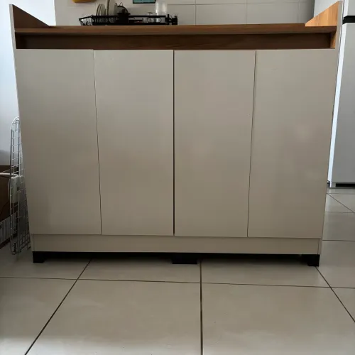 Rack Aparador Buffet Retrô 4 Portas Prateleiras Internas