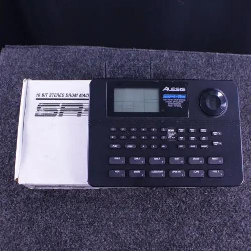 Bateria eletrônica Alesis SR 16