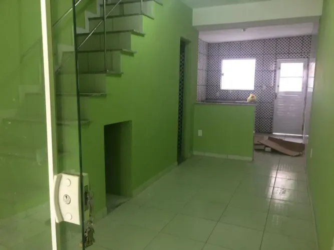 CASA COM 2 QUARTOS EM REALENGO - ACEITO ENTRADA