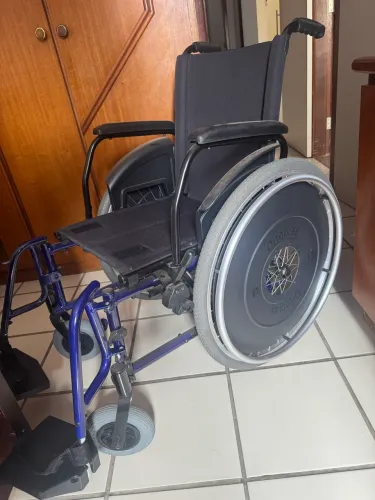 Cadeira de Rodas Ortobras AVD Alumínio Nova, sem uso