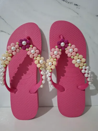 Chinelo havaiana decorada rosa