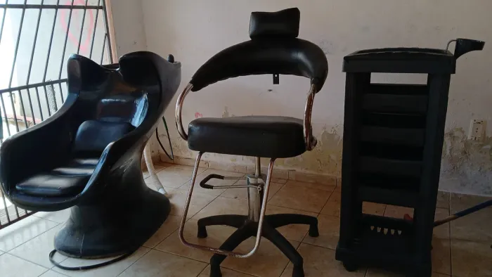 Móveis para salão usados.