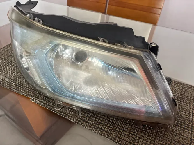 Farol GM prisma / ônix lado direito 2014.