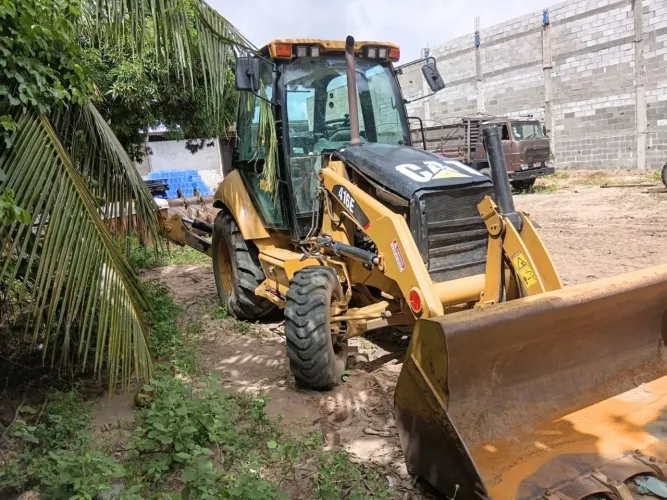 VENDO RETROESCAVADEIRA CARTEPILLAR 416E 2015