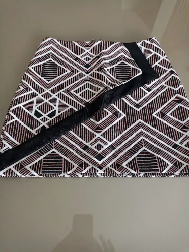 Saia Curta Estampa Geométrica