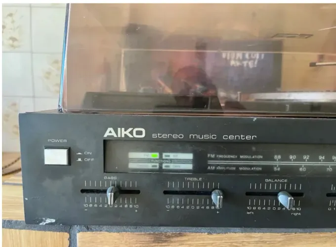 Aparelho de som Três em um AIKO DHS
