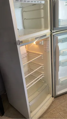 Geladeira para conserto
