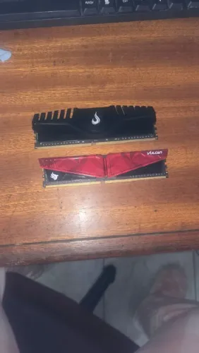 3 memórias ram ddr4 8gb 3200mhz