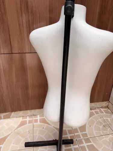 Manequim com pedestal