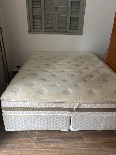 Colchão Queen com base