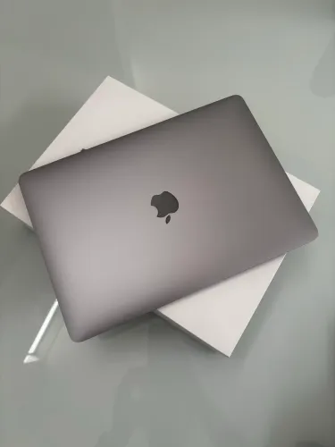 MacBook Air 13 i5 8GB 512GB - 2020