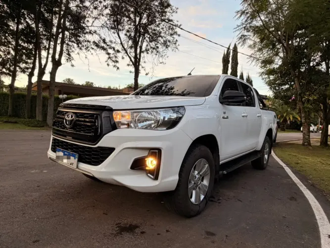 Toyota Hilux CD SR 4X4 2.8 TDI Diesel Aut. 2019