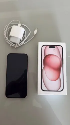 iPhone 15 de 512 GB na cor rosa