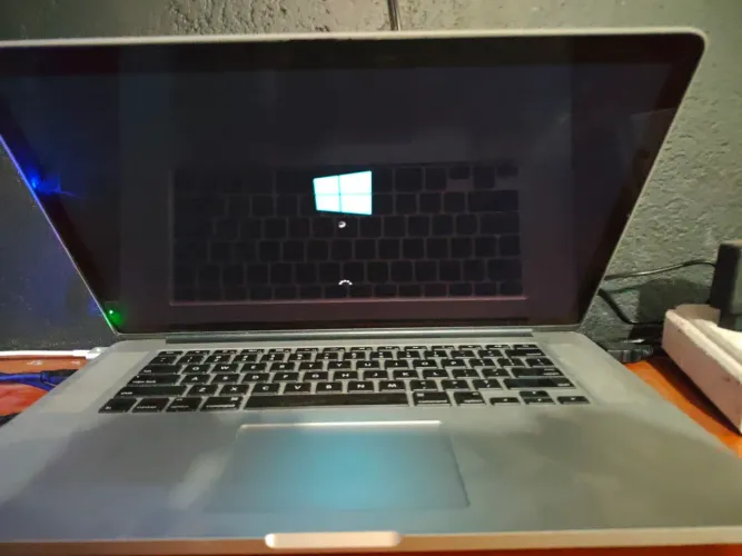 Vendo MacBook Pro 2015 com Sistema windows Dualboot