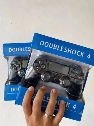 2 controles Doubleshock 4