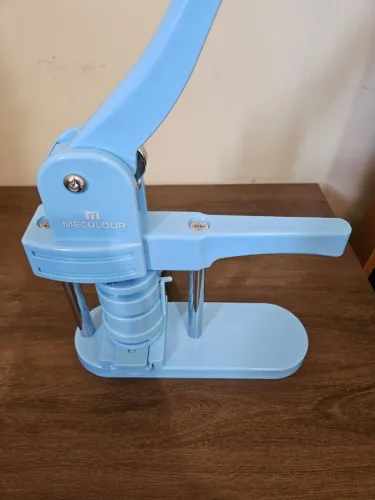 Máquina de fazer bottons 