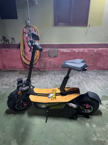 PATINETE ELÉTRICO TWO DOGS 1600w