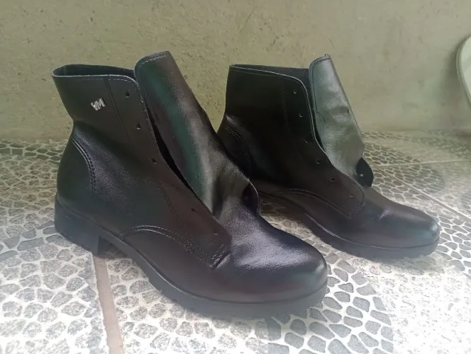 Bota preta