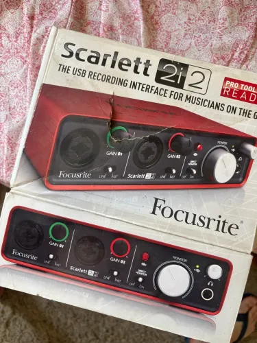 Focusrite Scarlet 2i2