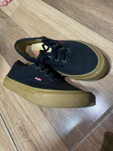 Vende tênis da redley, tamanho 39/40 