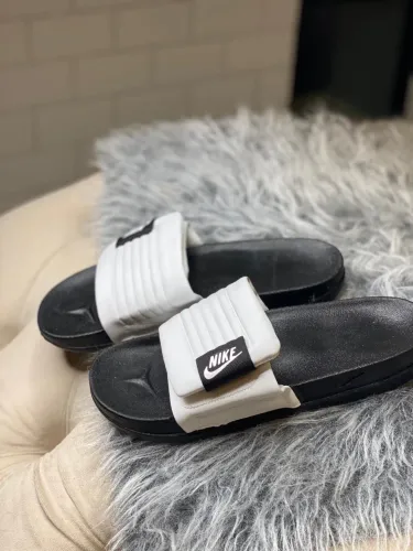 Sandália Nike