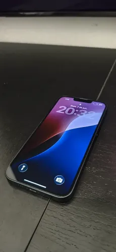 iPhone 13 excelente estado