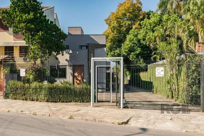 Casa Comercial para Venda - 300m², 0 dormitórios, Teresópolis