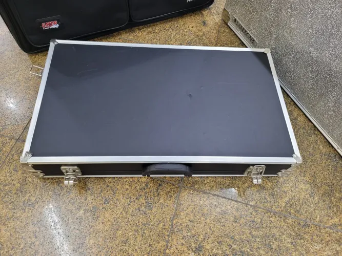 Case para pedal ou pedaleira.