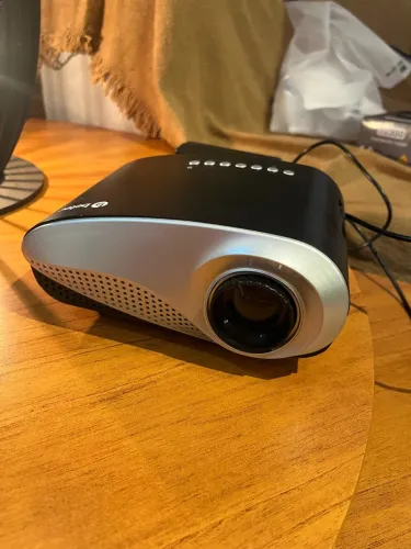 Mini Projetor LED Betec 