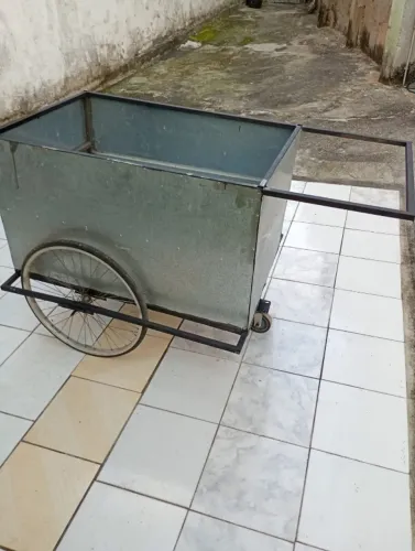Carrinho de Metalon com Folha Galvanizada - 106 x 70 x 60 cm